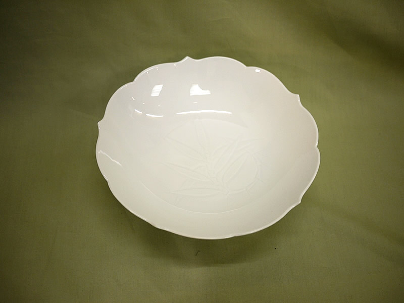 白磁笹彫文菓子鉢