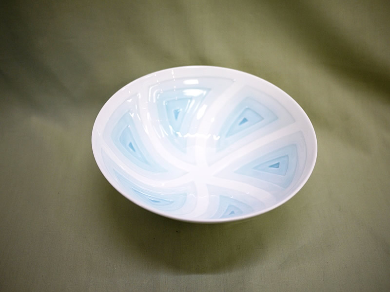 白磁青釉刻文鉢